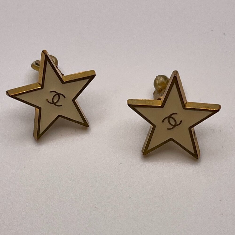 CHANEL 2001 Star CC Clip-on Earrings w/ 24K Gold Plating - Preowned